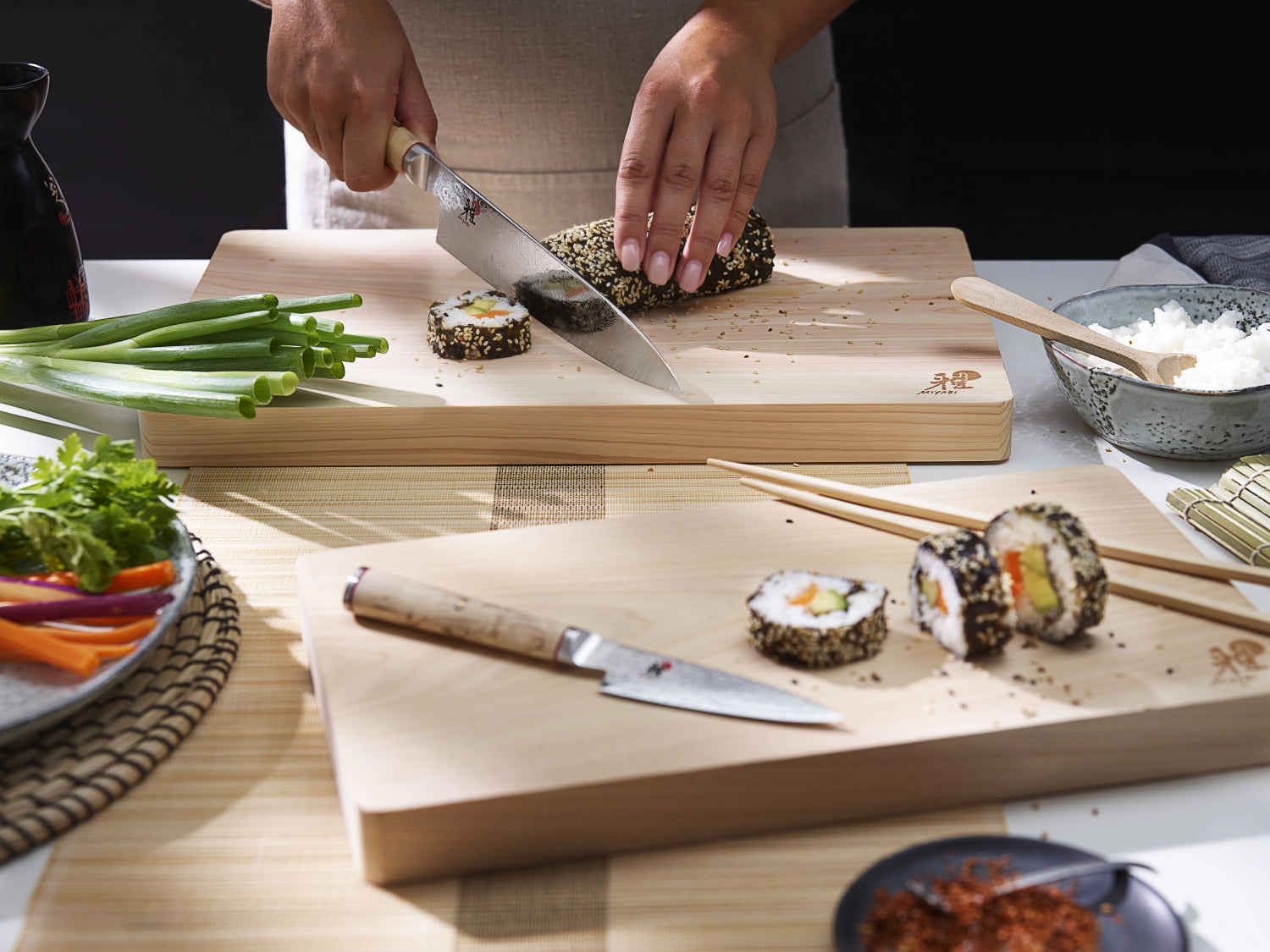 MIYABI 5000MCD Gyutoh, 200mm, hochwertiges Damastmesser mit elegantem Design und scharfer Klinge, ideal für präzises Schneiden in der Küche.