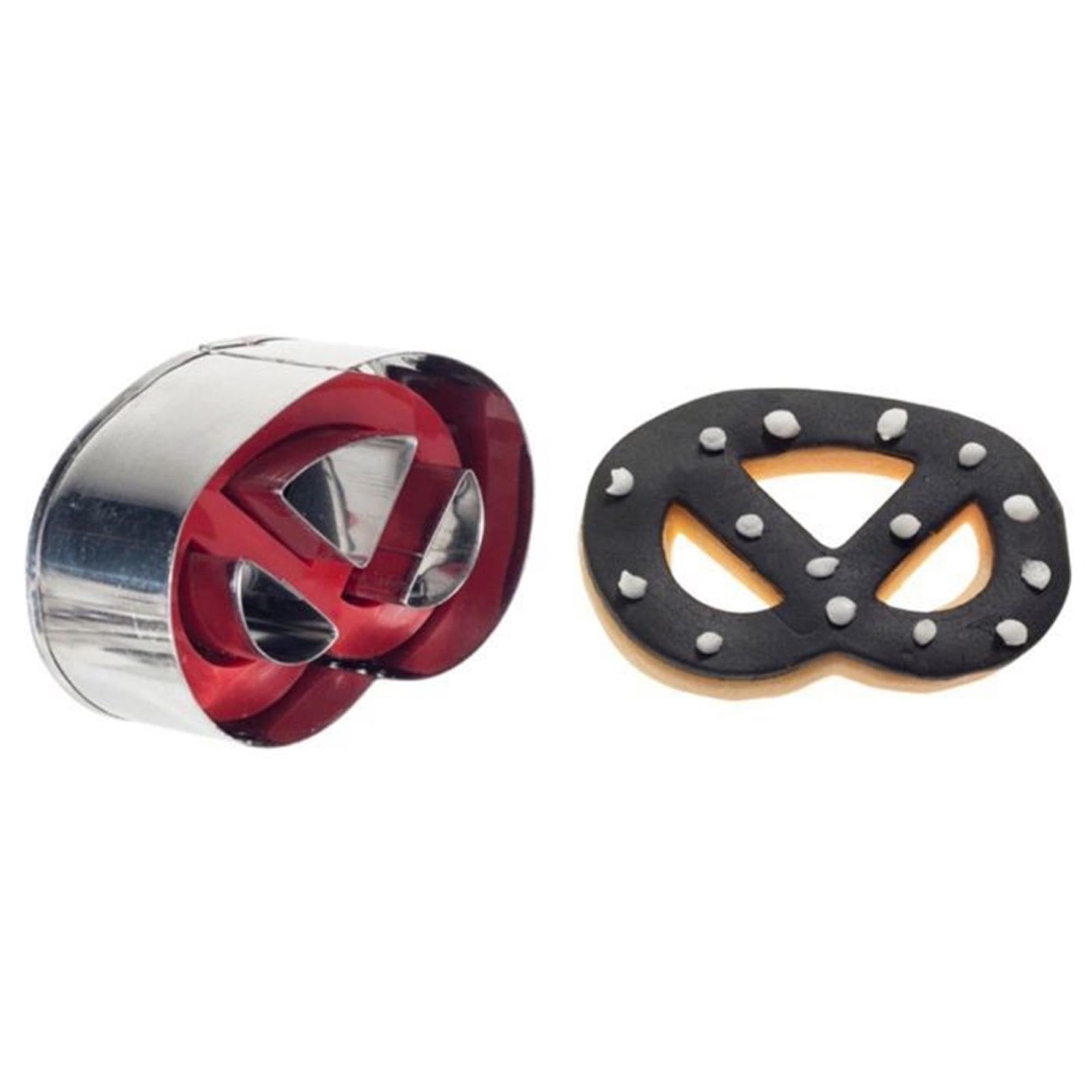 Ausstechform in Brezelform, 5 cm, ideal für Linzer Kekse. Hochwertig, präzise und einfach zu verwenden. Perfekt für Backliebhaber.