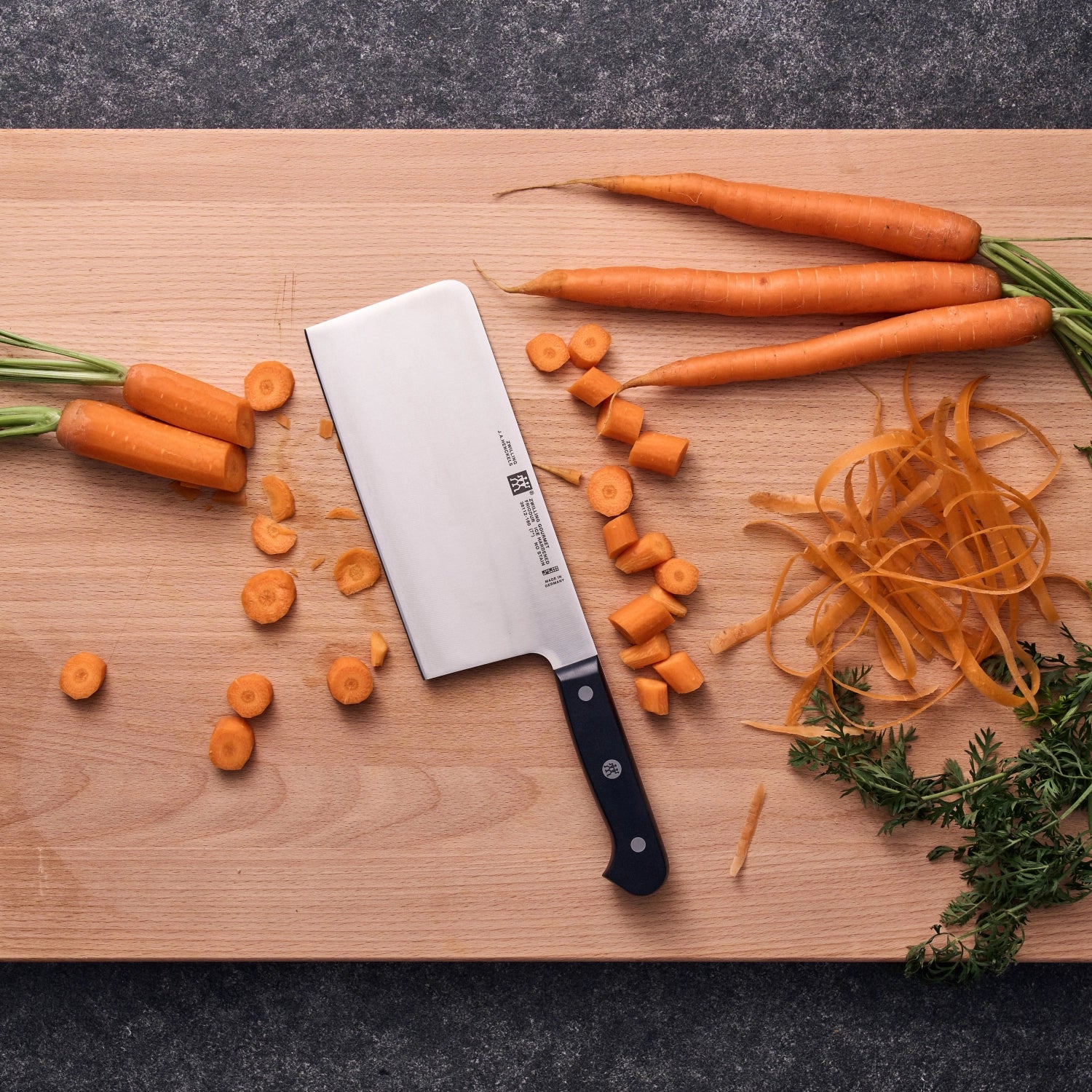 Elegantes ZWILLING Gourmet Chin. Kochmesser, 180 mm, perfekt für präzise Schnitte und kreative Kochtechniken in jeder Küche.