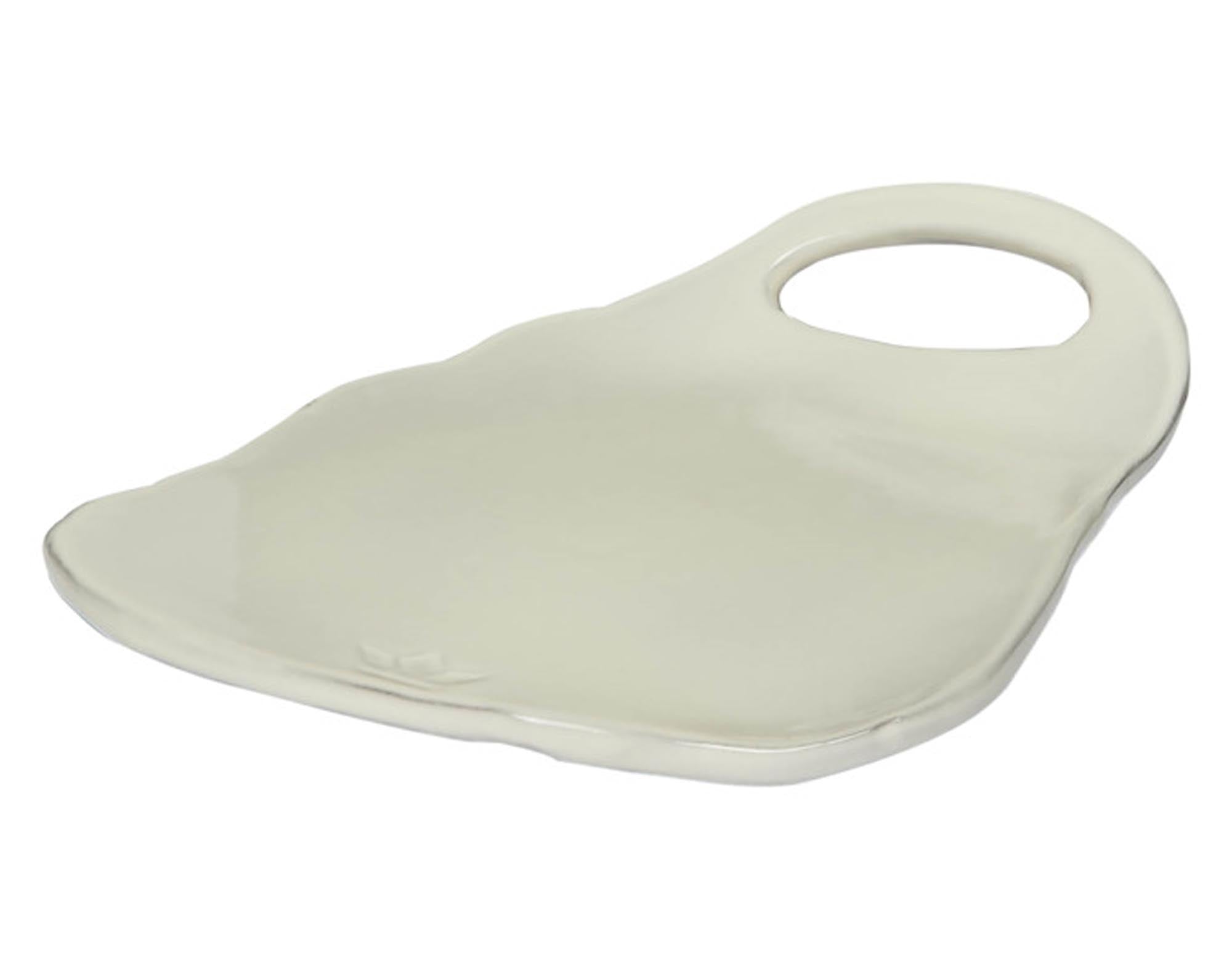 Entdecken Sie die elegante DUTCHDELUXES Platte Ted (31x22 cm) aus hochwertiger Keramik. Ideal für Snacks, Obst und festliche Anlässe. Spülmaschinenfest und mikrowellengeeignet.