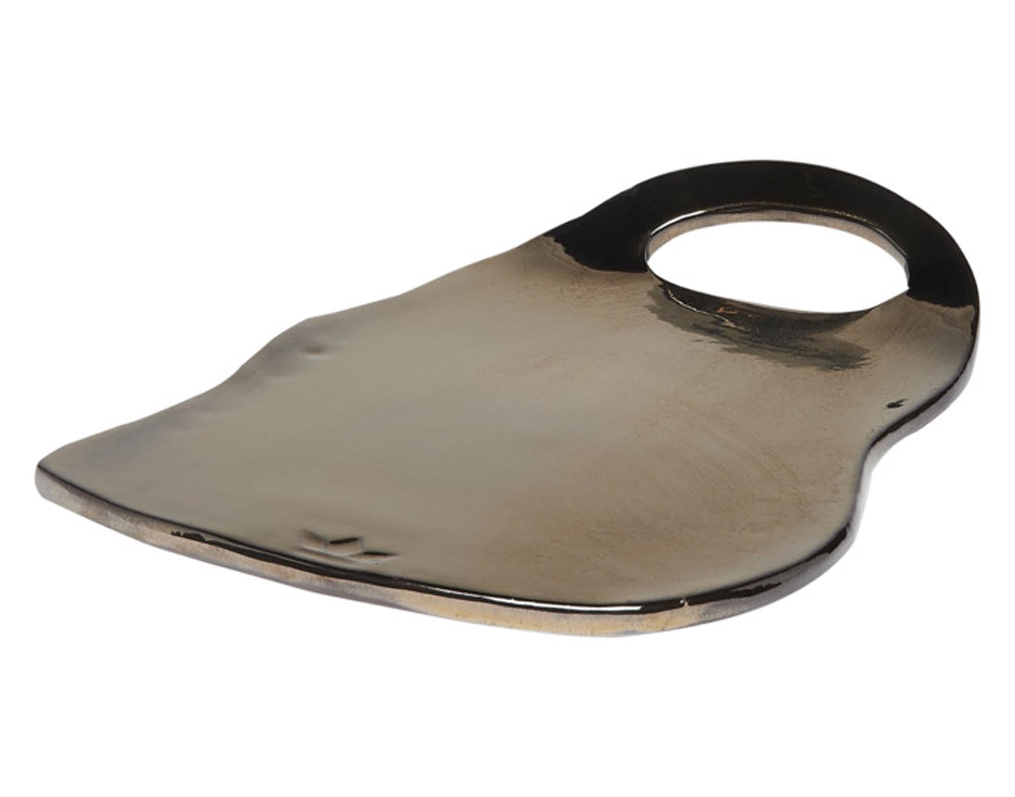 Entdecken Sie die elegante DUTCHDELUXES Platte Ted (31x22 cm) aus hochwertiger Keramik. Ideal für Snacks, Obst und festliche Anlässe. Spülmaschinenfest und mikrowellengeeignet.