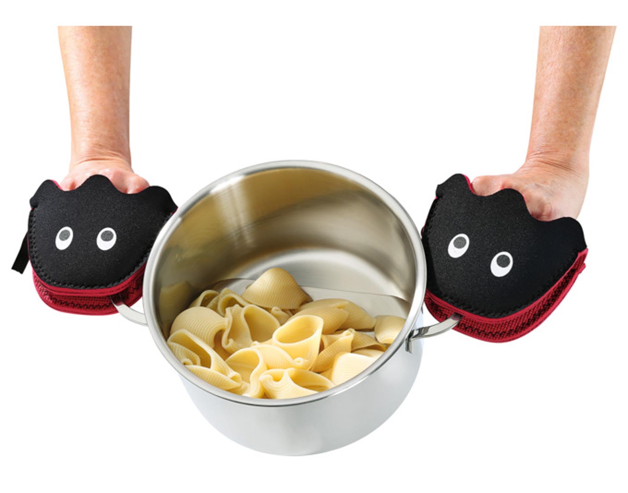 Griffschutz Ghost von SPRING: Hitzebeständiges Silikon, ergonomisch, spülmaschinenfest. Perfekt für sicheres Kochen und Backen.