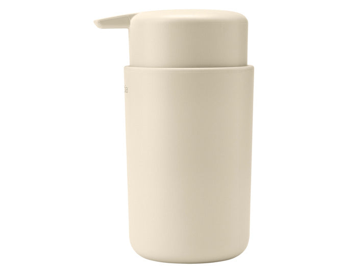 Entdecken Sie den BRABANTIA Seifenspender ReNew in soft beige – stilvoll, hygienisch und praktisch für Ihr Badezimmer oder die Küche.