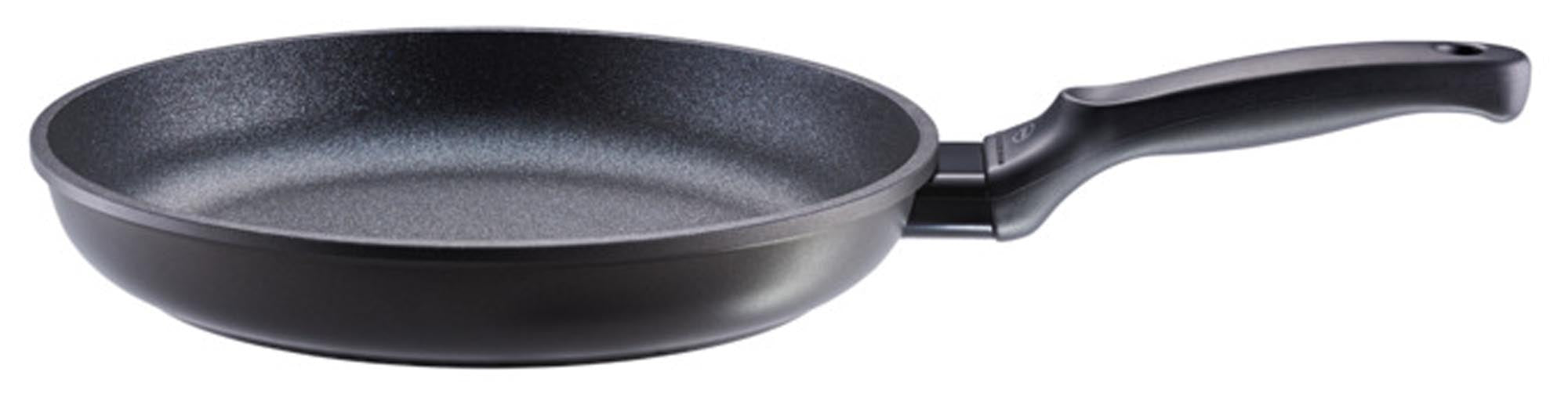 Die RÖSLE Cadini ProResist Bratpfanne (ø 32 cm) bietet perfekte Bratergebnisse dank hochwertigem Aluminiumguss und ProResist Antihaftbeschichtung.