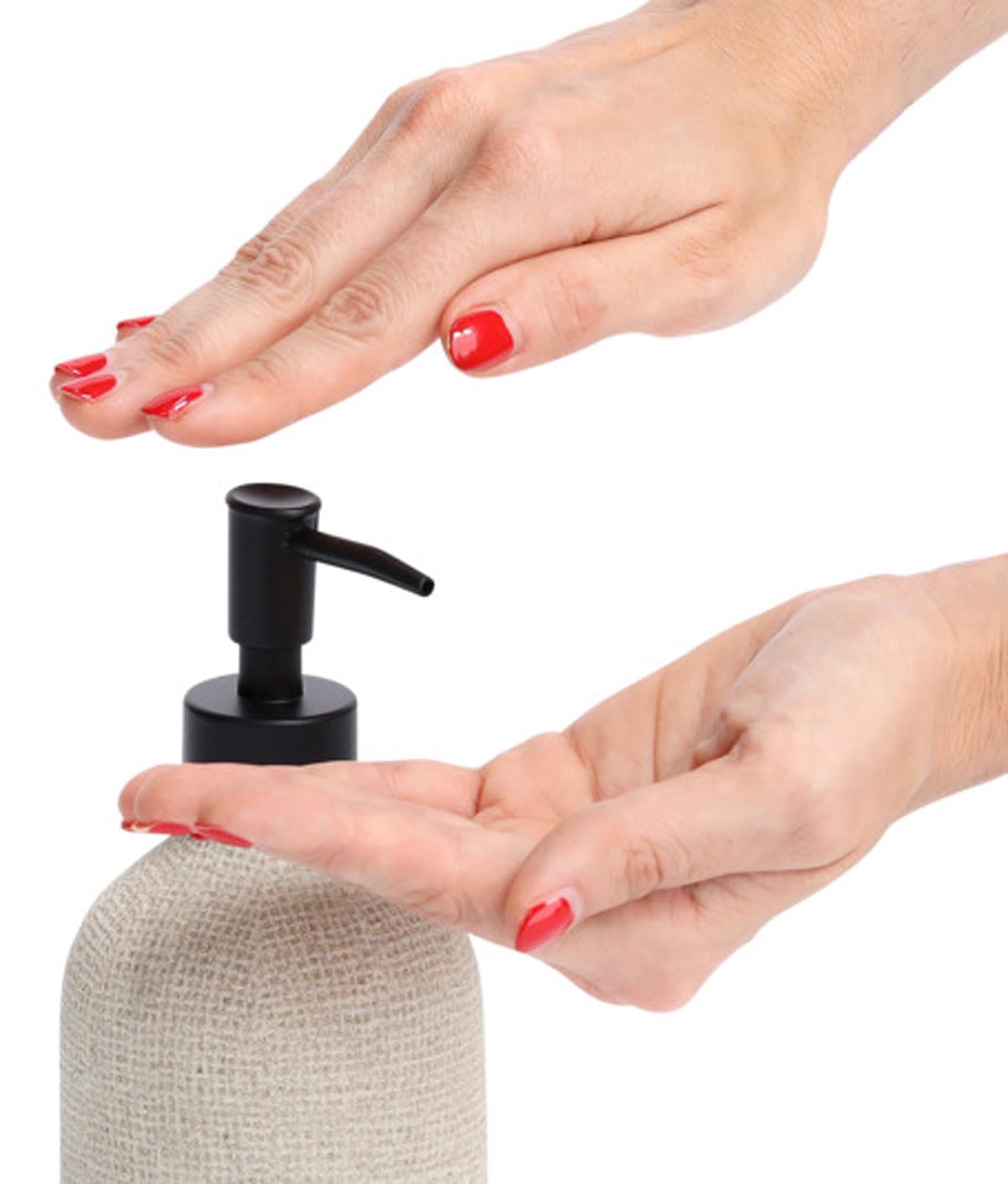 Stilvoller ZELLER PRESENT Seifenspender, 8x8x41 cm, aus Naturmaterial.