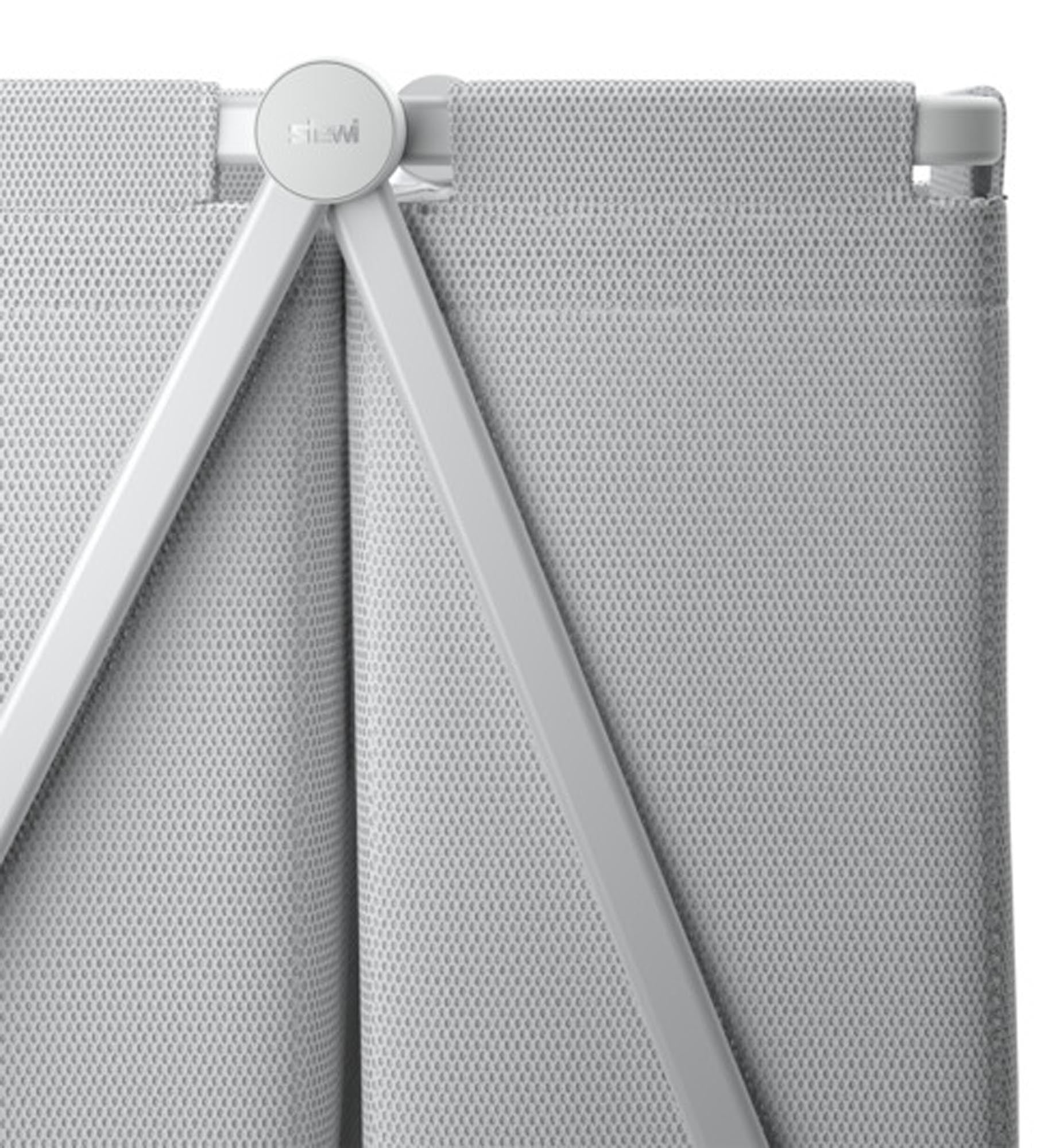 Eleganter Wäschesammler Tomorrow von STEWI für moderne Haushalte.