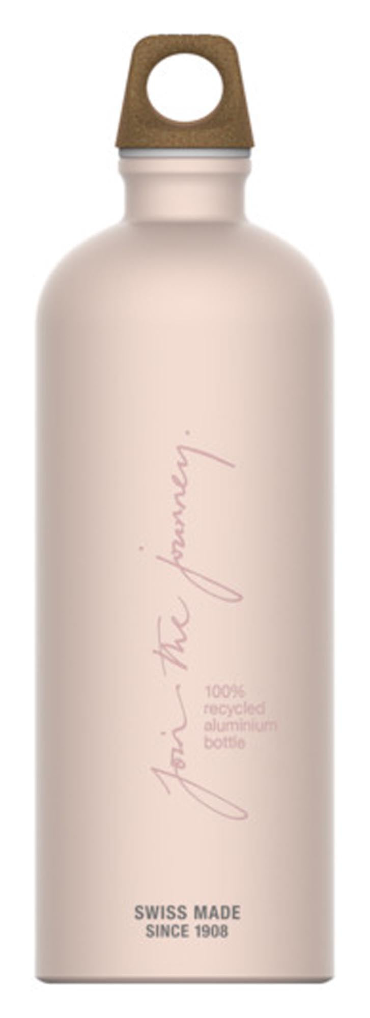 Entdecken Sie die SIGG Traveller Bottle MyPlanet Journey Plain 1 l – die nachhaltige, robuste Trinkflasche für Sportler und Outdoor-Enthusiasten.