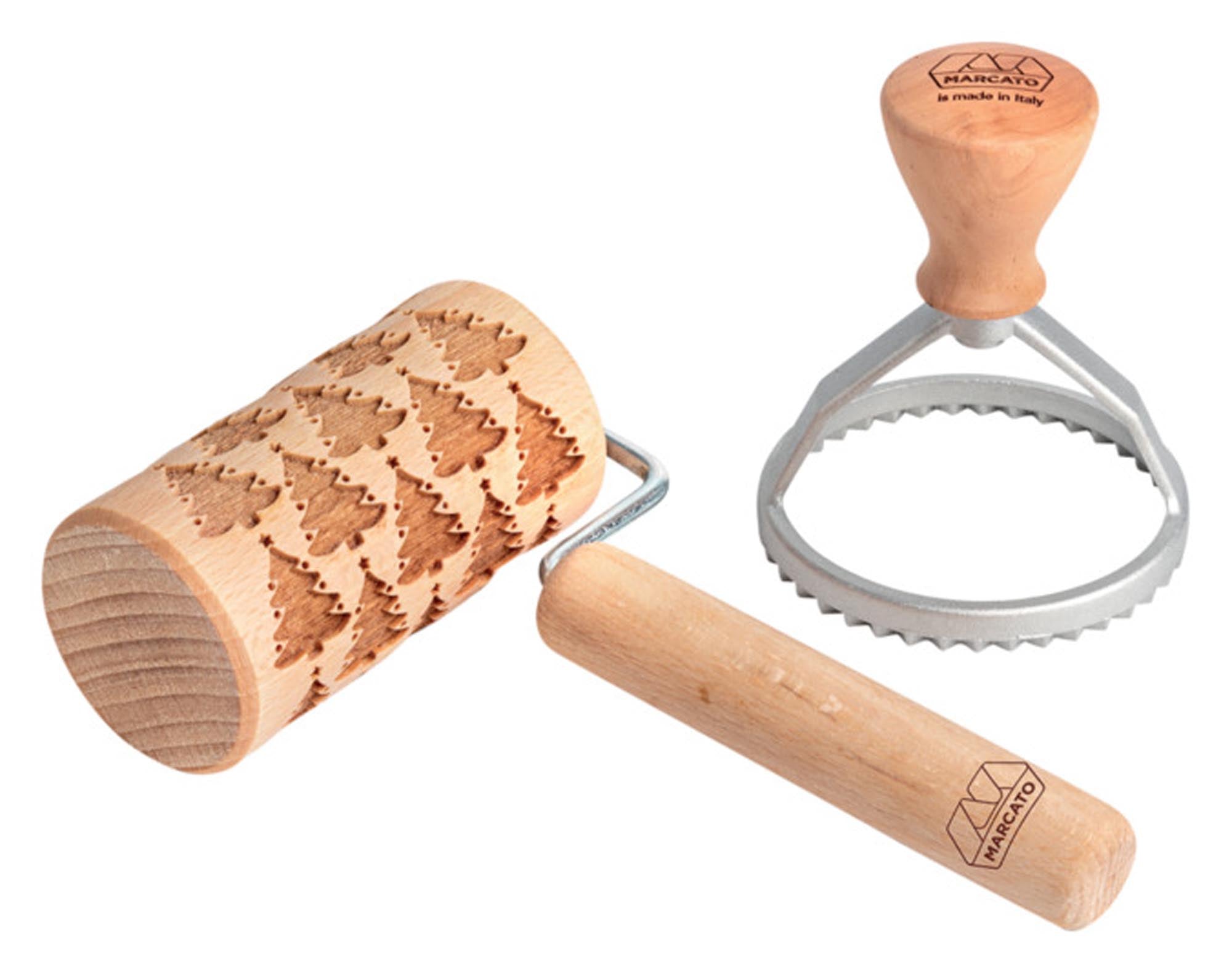 Entdecken Sie das MARCATO Weihnachtsausstecher Set X-Mas Cookies Tanne aus Edelstahl. Perfekt für festliche Plätzchen und kreative Backideen!