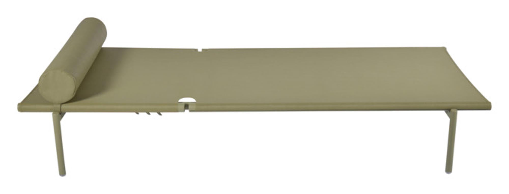 Entspannen Sie stilvoll mit der ARCANE Liege Earth khaki. Hochwertige Materialien, verstellbare Rückenlehne und elegantes Design für Ihre Outdoor-Oase.