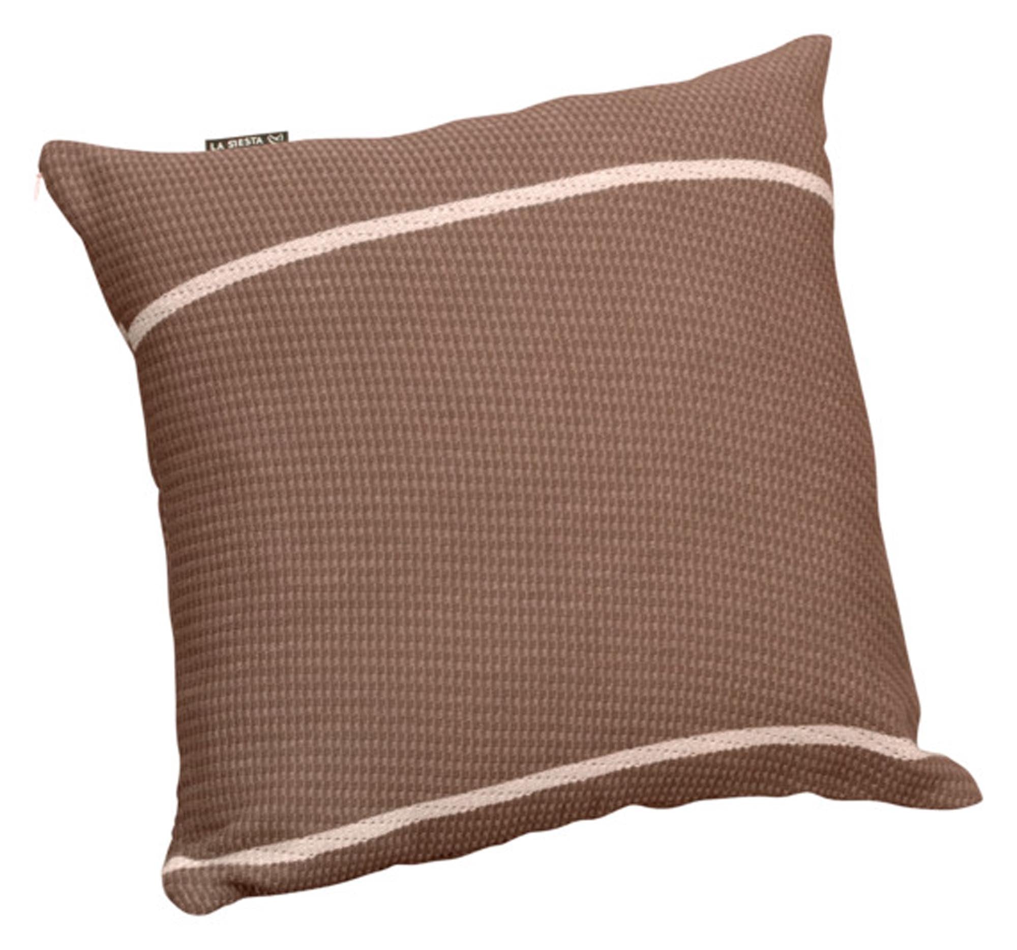 Entdecken Sie das Kissen Carino chocolat von LA SIESTA – aus 100% Baumwolle, atmungsaktiv, pflegeleicht und perfekt für jeden Raum. Eleganz und Komfort vereint!