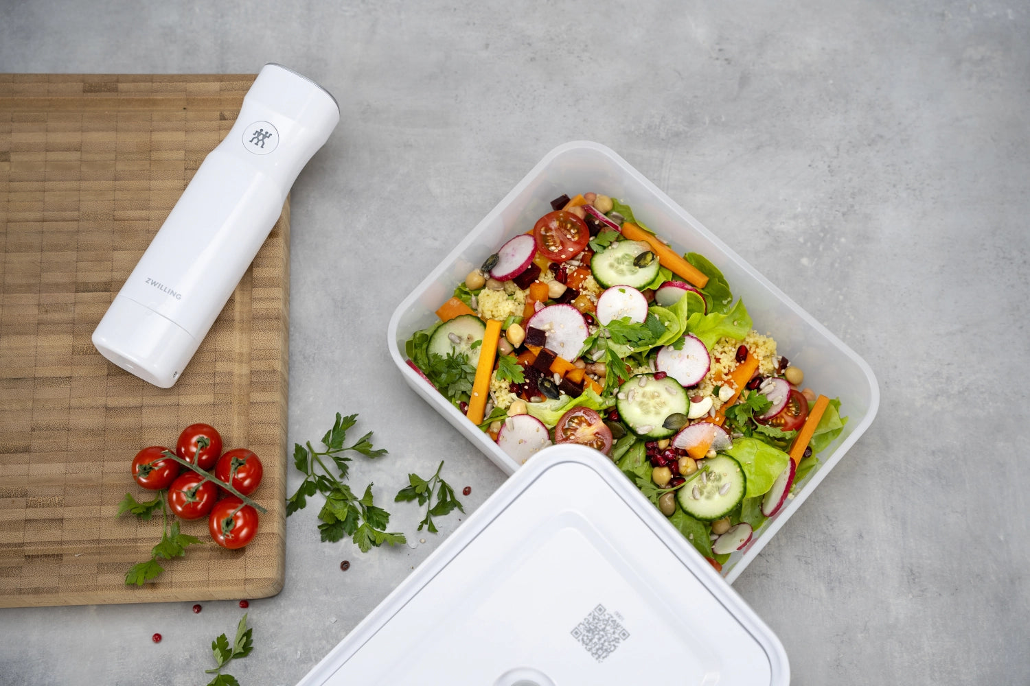 Praktische Vakuum-Lunchbox L von Zwilling Kitchen, aus robustem Kunststoff, mit 1.6L Volumen für gesunde Snacks und Mahlzeiten to go.