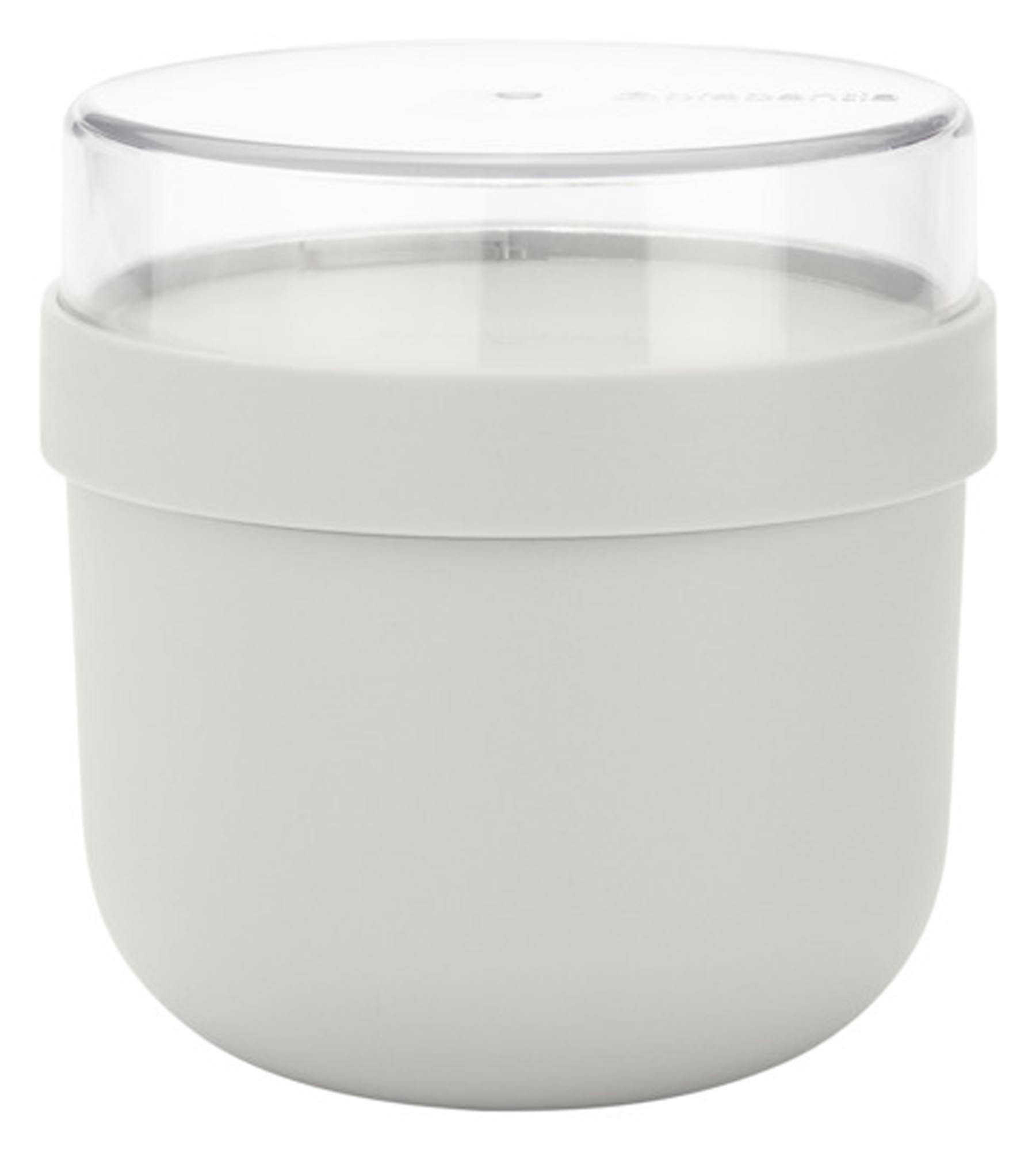 Entdecken Sie die BRABANTIA Joghurt Bowl Make & Take in light grey (0.5 l) – ideal für gesunde Snacks unterwegs. Hochwertiges Glas, spülmaschinenfest, mit praktischem Deckel und Löffel.