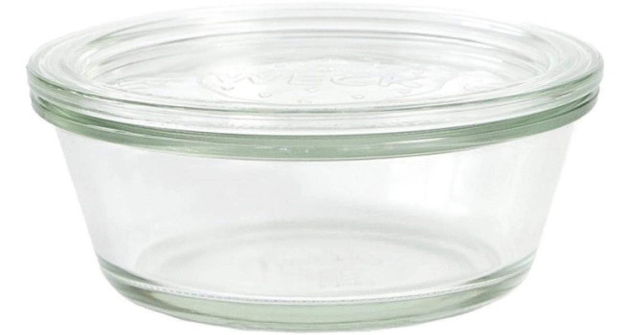 Das WECK Gourmetglas 300ml RR120 mit Deckel ist ideal zur luftdichten Aufbewahrung von Lebensmitteln. Hergestellt aus hitzebeständigem Glas, geschmacksneutral und spülmaschinenfest.