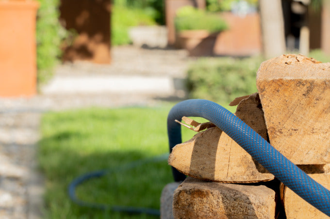 Entdecken Sie das GARDENA Liano™ Xtreme Schlauch Set – die perfekte Lösung für Ihre Gartenbewässerung. Mit einem leichten, robusten Textilschlauch von 30 m und 1/2" Durchmesser, ideal für kleine Gärten. Langlebig, schmutzabweisend und einfach zu handhaben. Jetzt bei KAQTU!