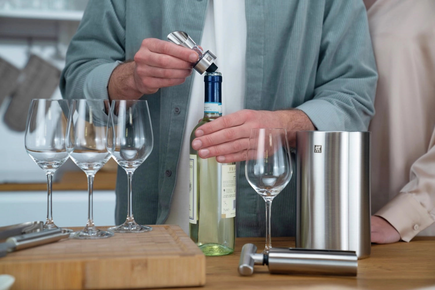Moderner Flaschenkühler von Zwilling Kitchen, 1.8 lt, perfekt für die optimale Kühlung und ansprechende Präsentation Ihrer Weine.