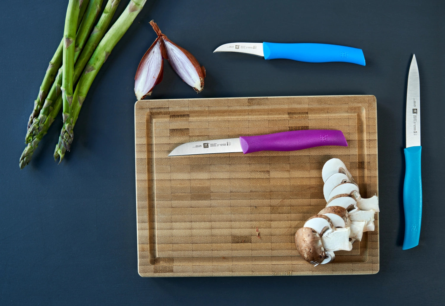 ZWILLING TWIN Gemüsemesserset 3-tlg. in elegantem Design, ideal für präzises Schneiden und Zubereiten von Gemüse in der Küche.