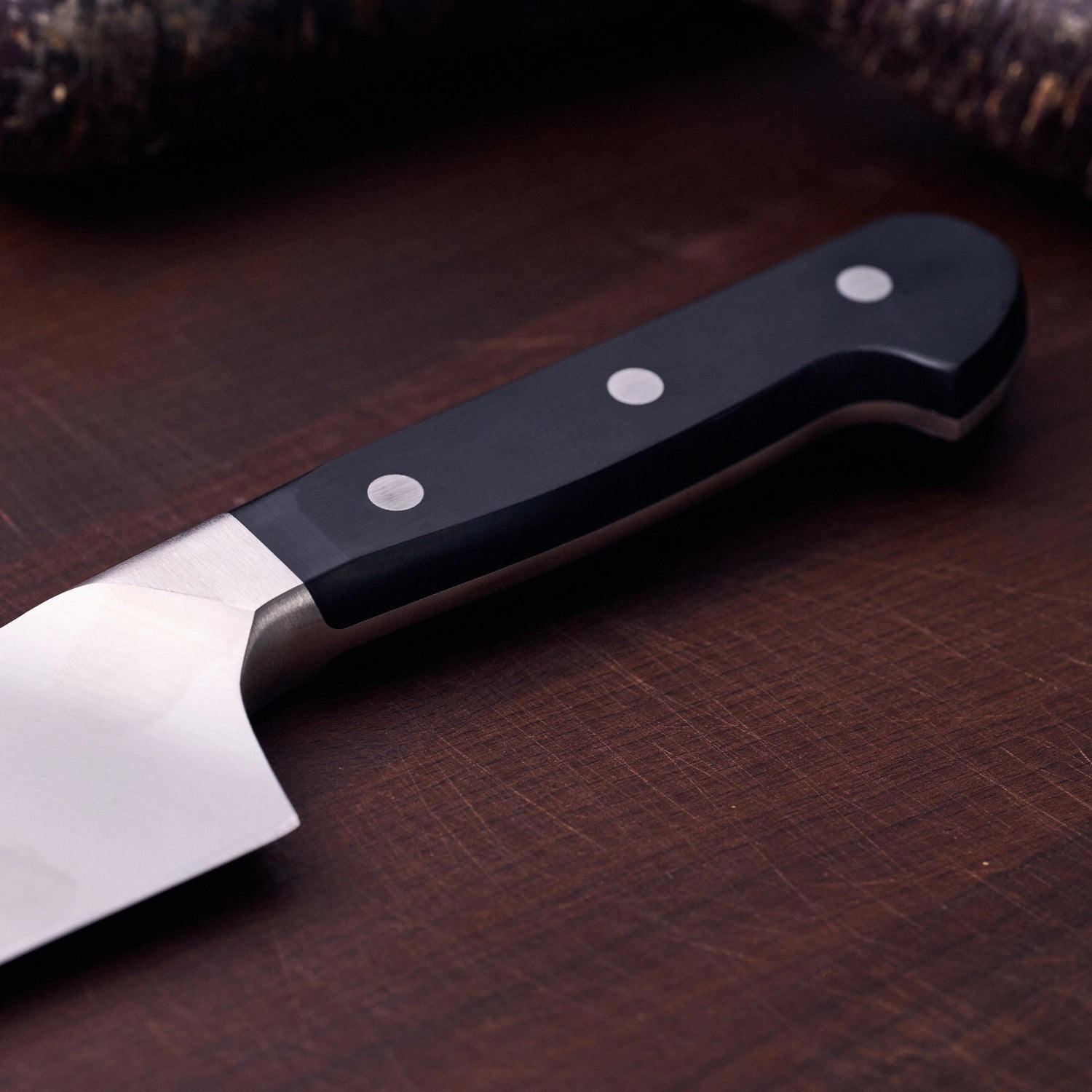 Professionelles Zwilling Pro Kochmesser mit 260 mm Klinge, perfekt für präzise Schneidetechniken und vielseitige Küchenanwendungen.