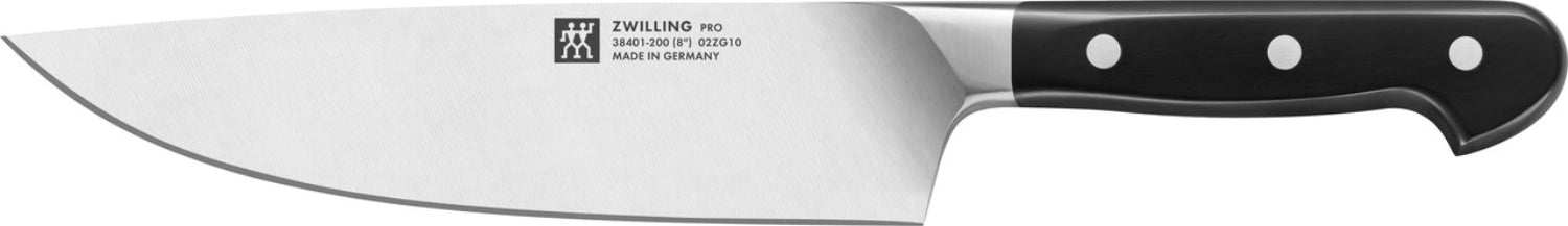 Elegantes 3-teiliges Messerset von Zwilling Pro, bestehend aus Spick-, Fleisch- und Kochmesser, perfekt für professionelle Küchenarbeiten.