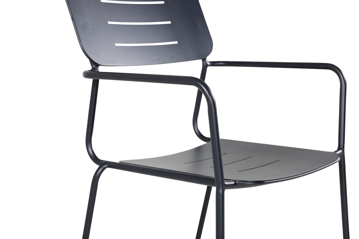 Nicke Stuhl in Schwarz präsentiert im Onlineshop von KAQTU Design AG. Gartenstuhl mit Armlehnen ist von Venture Home