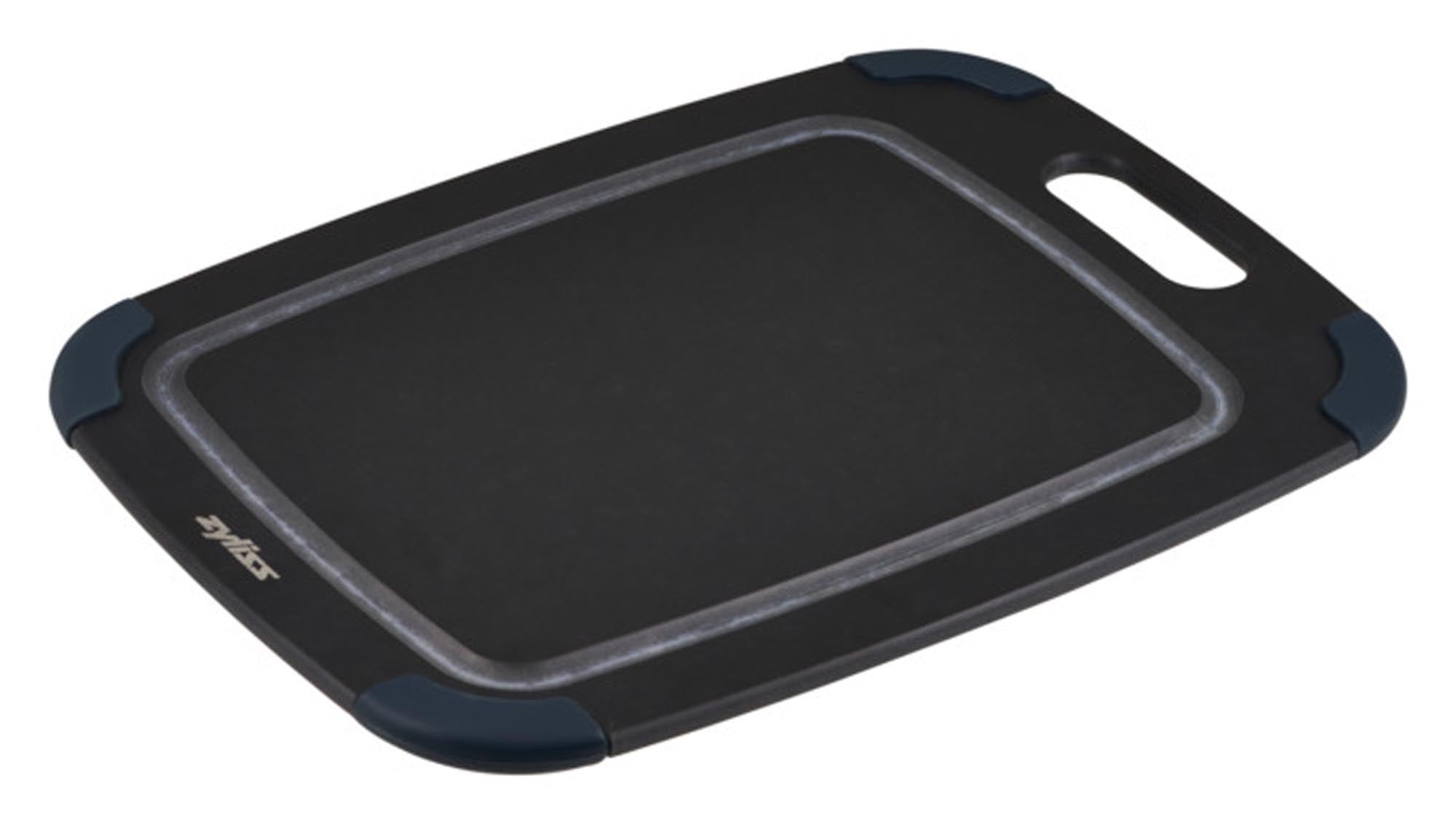 Entdecken Sie das ZYLISS Schneidbrett aus Holzfaser (44.5x33 cm) – ideal zum Schneiden, Hacken und Zubereiten von Lebensmitteln. Langlebig und pflegeleicht!