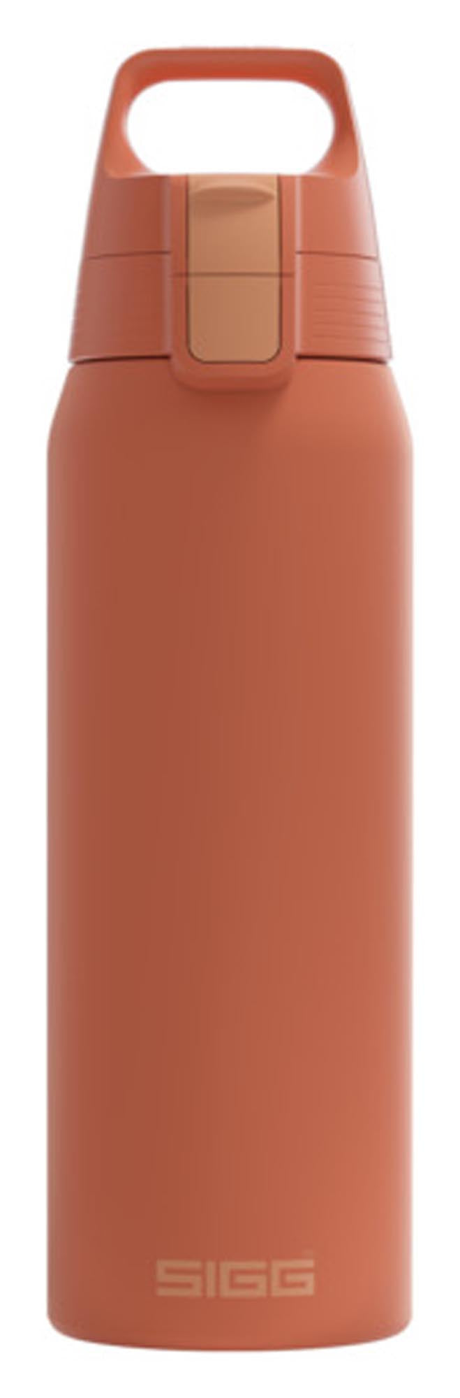 Entdecken Sie die SIGG Isolierflasche Shield Therm One 0.75 l in Rot. Ideal für heiße und kalte Getränke, umweltfreundlich, hygienisch und stilvoll.