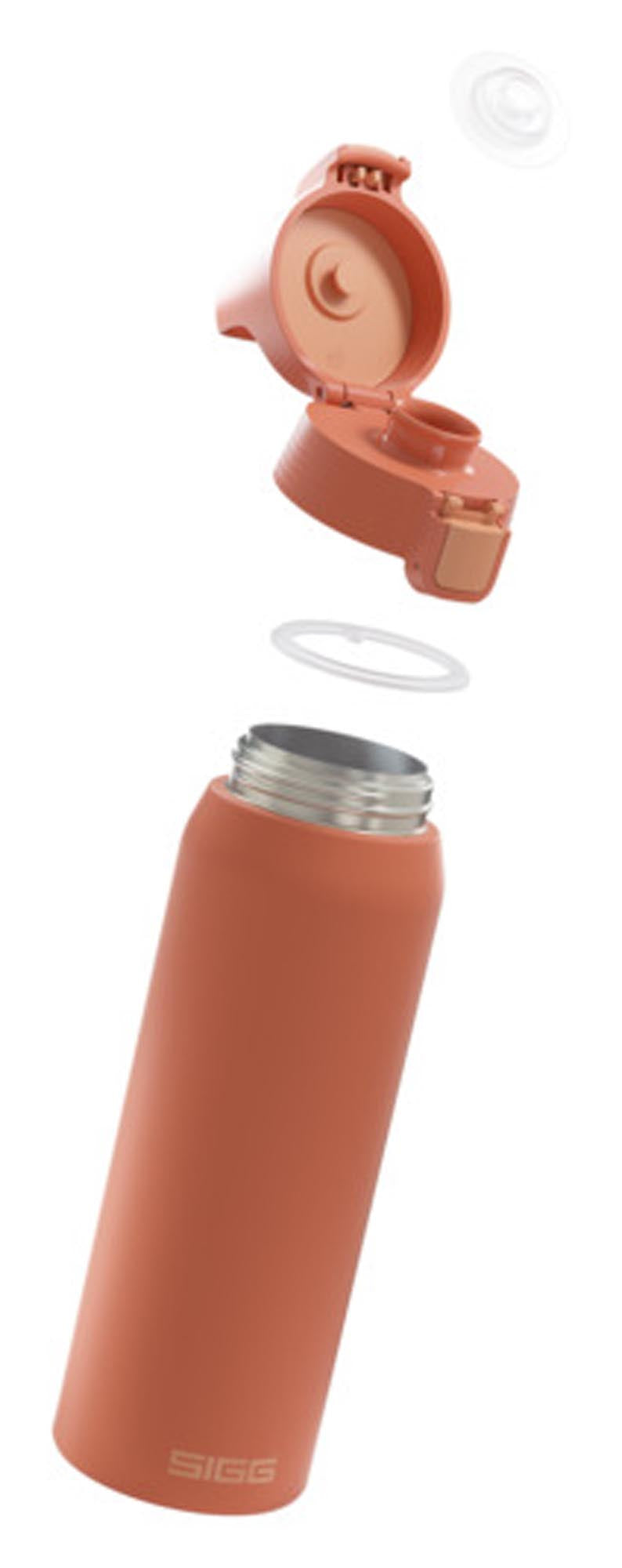 SIGG Isolierflasche Shield Therm One white 0.75 l in präsentiert im Onlineshop von KAQTU Design AG. Küchenhelfer ist von SIGG