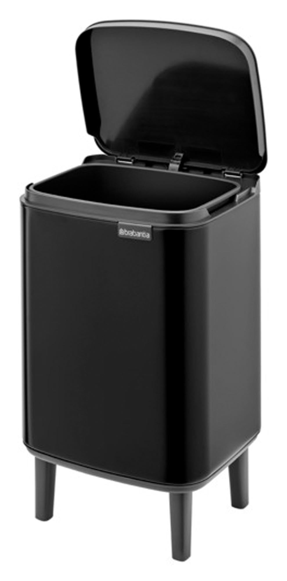 Entdecken Sie den BRABANTIA Abfallbehälter Bo Hi in elegantem Schwarz matt. Mit 7 l Fassungsvermögen und hochwertiger Verarbeitung ist er ideal für Küche, Bad und Büro.