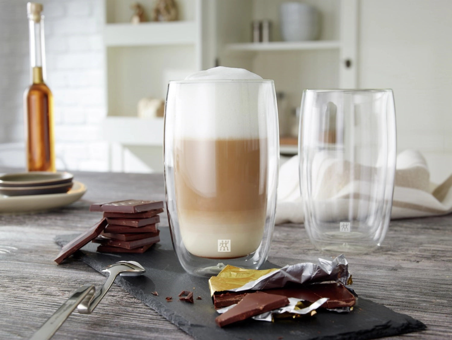 Stilvolle doppelwandige Gläser für Latte Macchiato im 2er Set von Zwilling Kitchen, 350 ml – ideal für Kaffeegenuss mit Designanspruch.