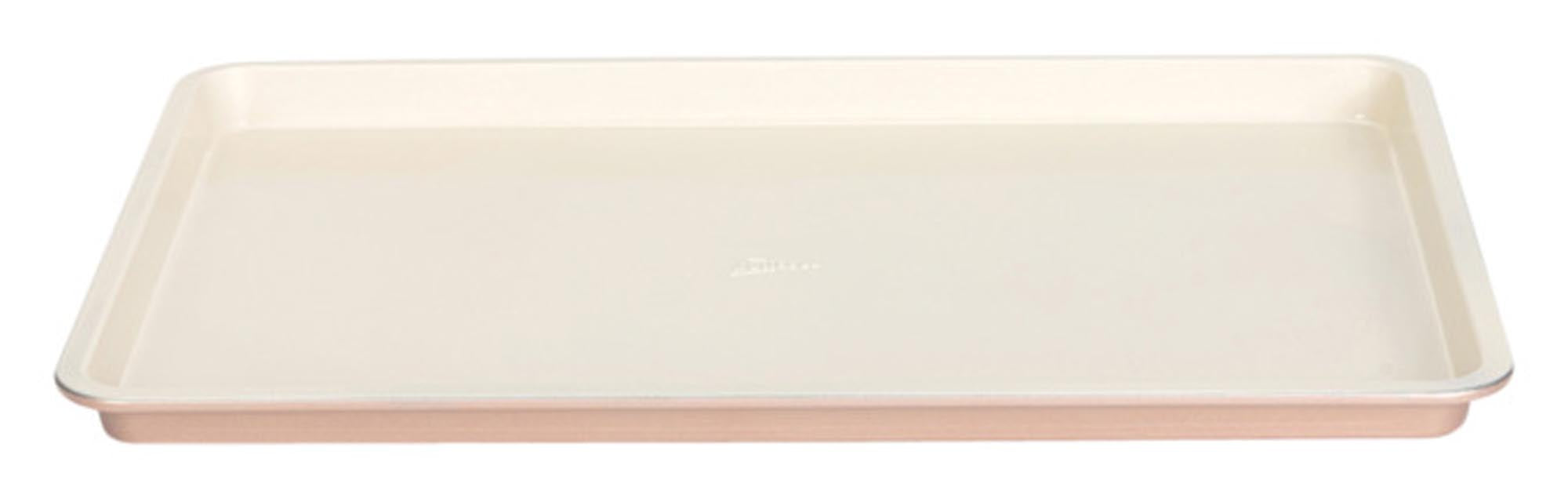 Entdecken Sie das PATISSE Backblech Ceramic 39x26 cm: ideal für gleichmäßiges Backen, gesunde Keramikbeschichtung, einfach zu reinigen und elegantes Design.