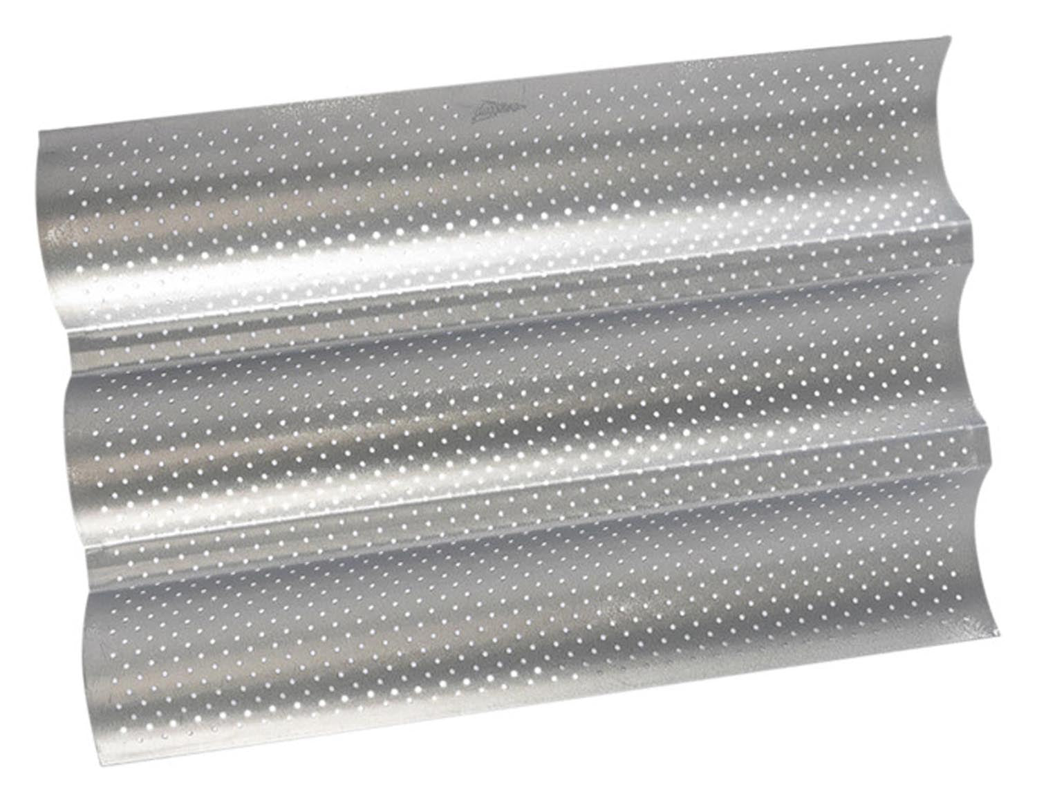 Entdecken Sie das PATISSE Baguette-Backblech 3-teilig Silver-Top (38x24 cm) für perfekte Baguettes. Hochwertige Antihaftbeschichtung, robustes Material und durchdachtes Design für beste Backergebnisse.