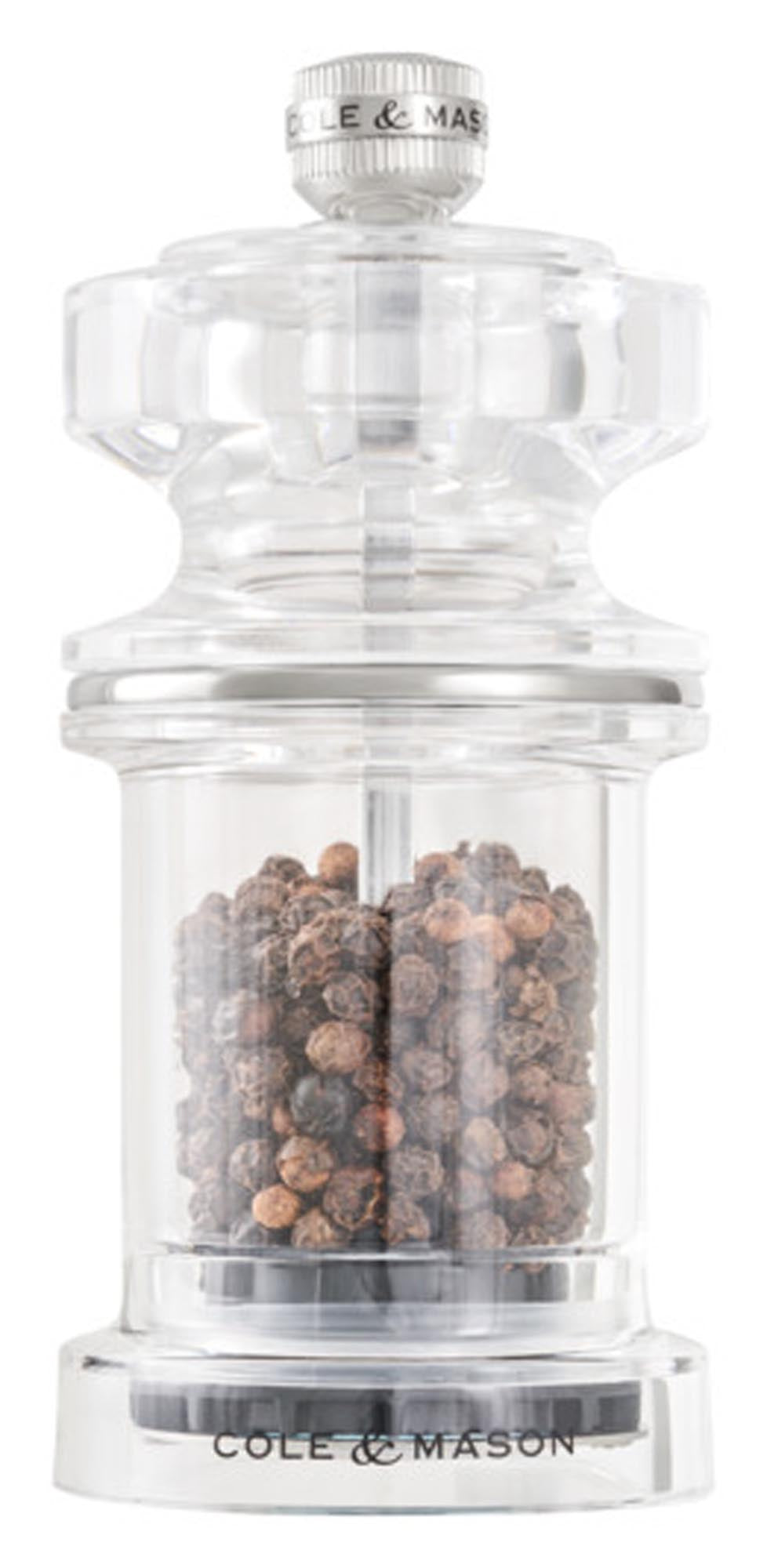 Entdecken Sie die COLE & MASON Pfeffermühle 675 Acryl (11.8x5.4x5.4 cm) – elegant, bruchsicher und mit präziser Mahlgradeinstellung für frischen Pfeffer.
