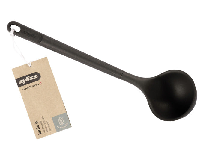 ZYLISS Schöpfkelle M aus nachhaltigem Weizenstroh-Kunststoff, hitzebeständig bis 200°C, ergonomisch, perfekt für Ihre Küche.