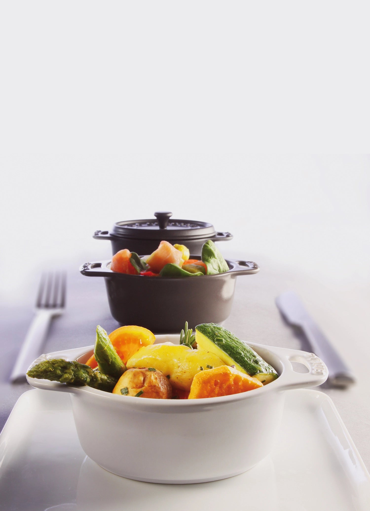 Elegante Mini Cocotte von Staub mit 0.25l, perfekt für individuelle Portionen und kreative Kochideen, in ansprechendem Design.