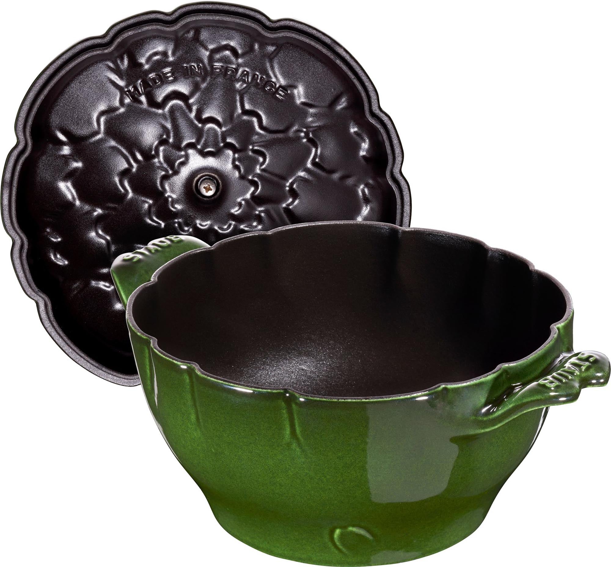 Die Cocotte 22 cm von Staub in Artischocke-Farbe vereint modernes Design und Funktionalität, perfekt für köstliche, gleichmässig gegarte Speisen.