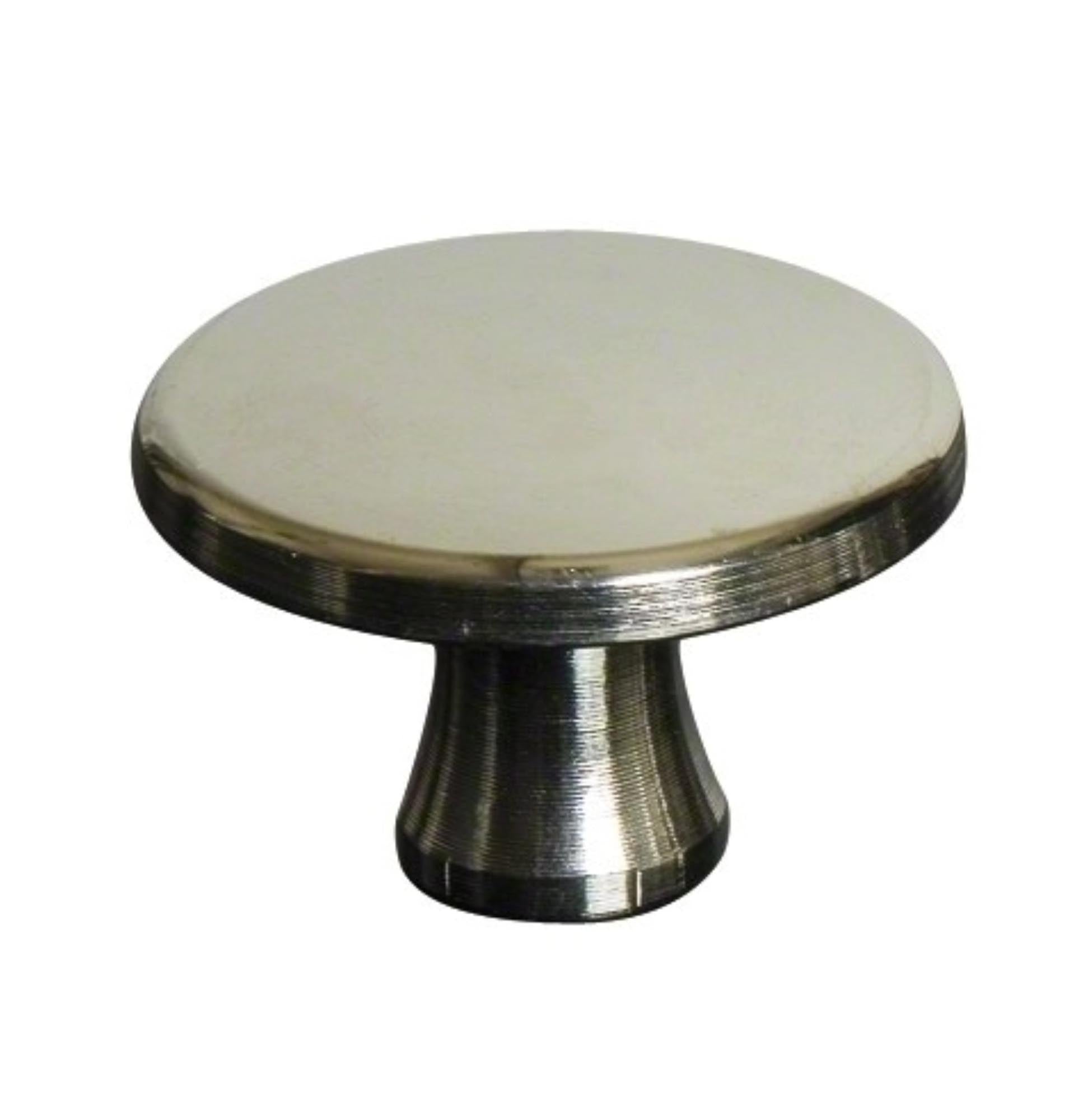 Grosser, vernickelter Deckelknauf von Staub: langlebig, korrosionsbeständig, ergonomisch, stilvoll – ein Muss für jede moderne Küche.