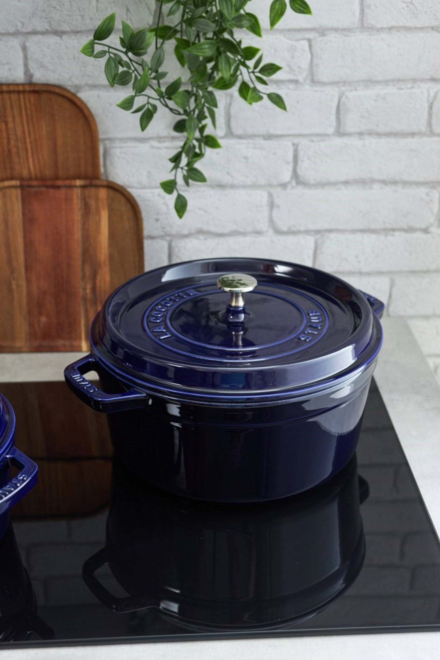 Coc<tc>ott</tc>e 28 cm, round, dark blue, cast iron 6.7l