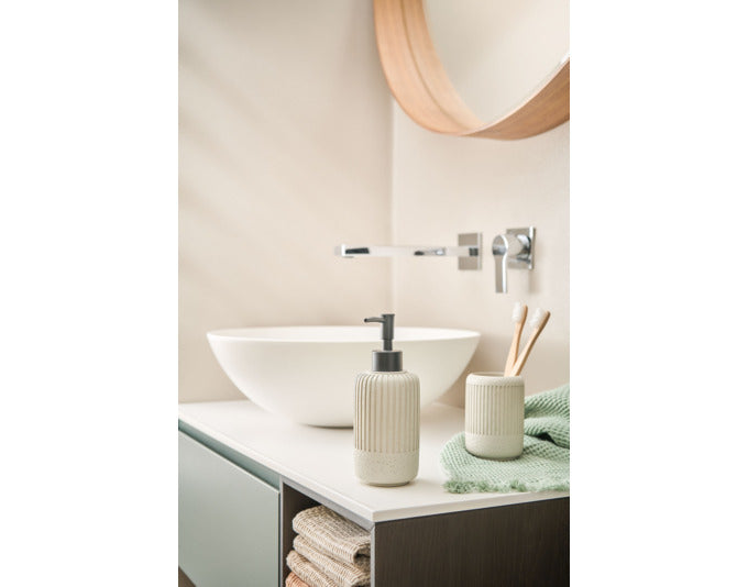 Elegante 14 cm Keramik Schüssel in antik-türkis von Staub: funktional, pflegeleicht, ofenfest, ein Hingucker für jeden Tisch.