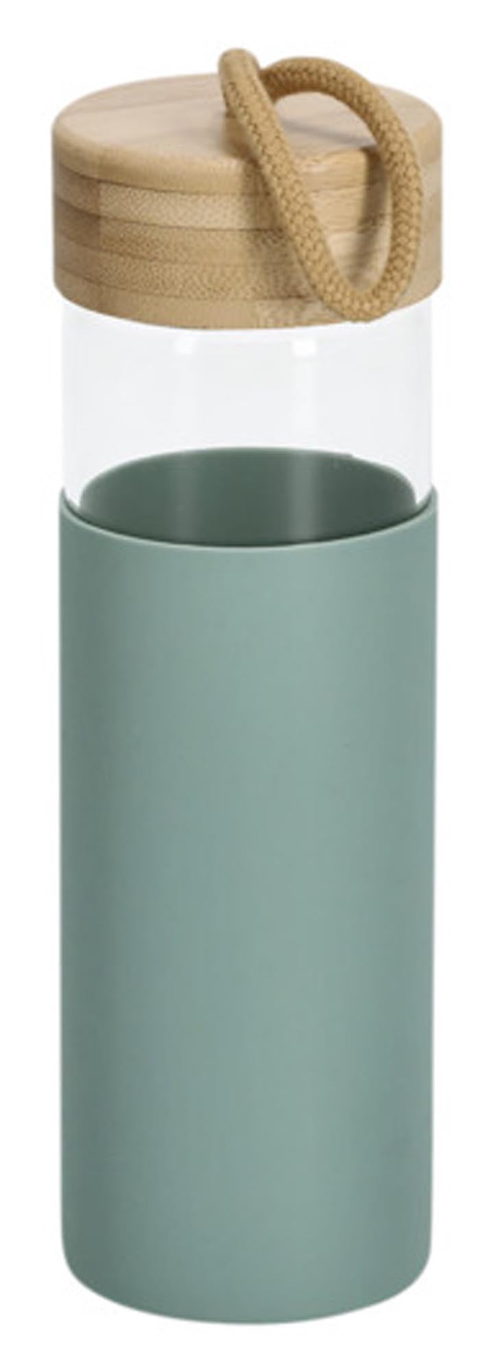 Stilvolle ZELLER Trinkflasche mit Bambusdeckel und Silikonhülle in grün. Ideal für nachhaltigen Genuss unterwegs. BPA-frei, rutschfest, leicht zu reinigen.