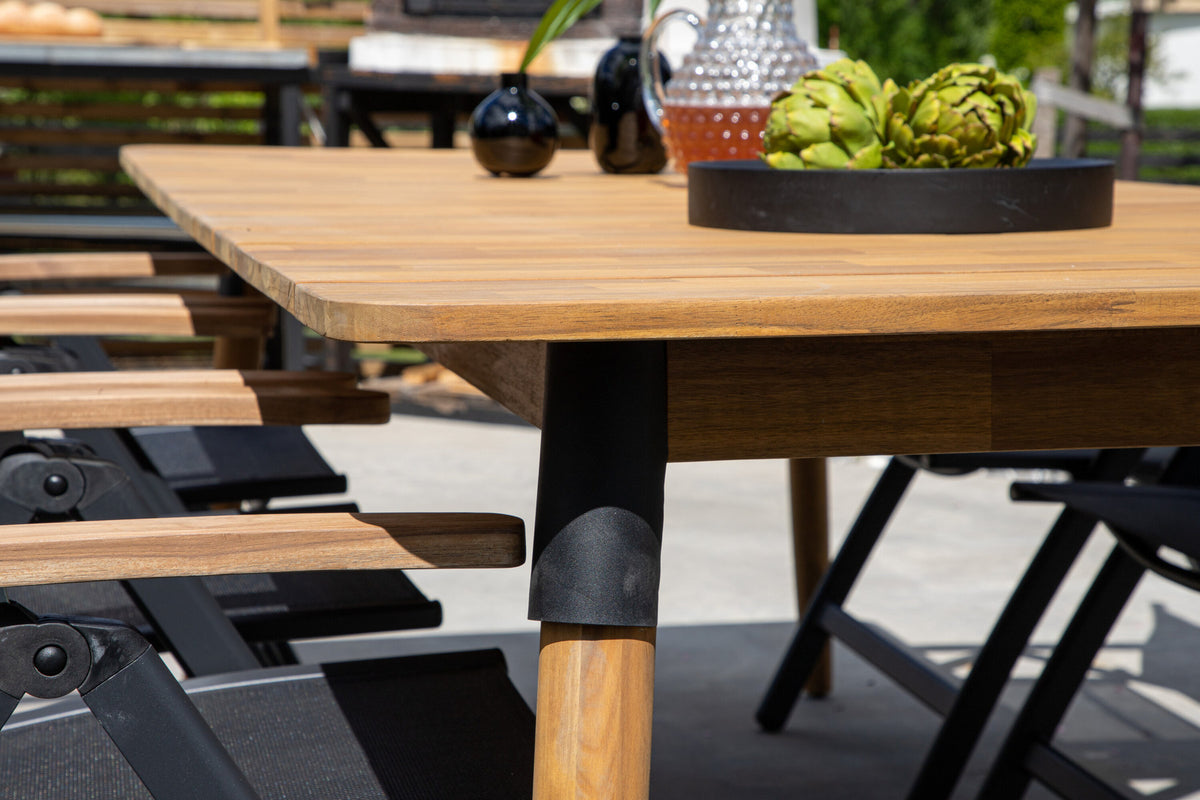Julian Gartentisch in Natur präsentiert im Onlineshop von KAQTU Design AG. Gartentisch ist von Venture Home