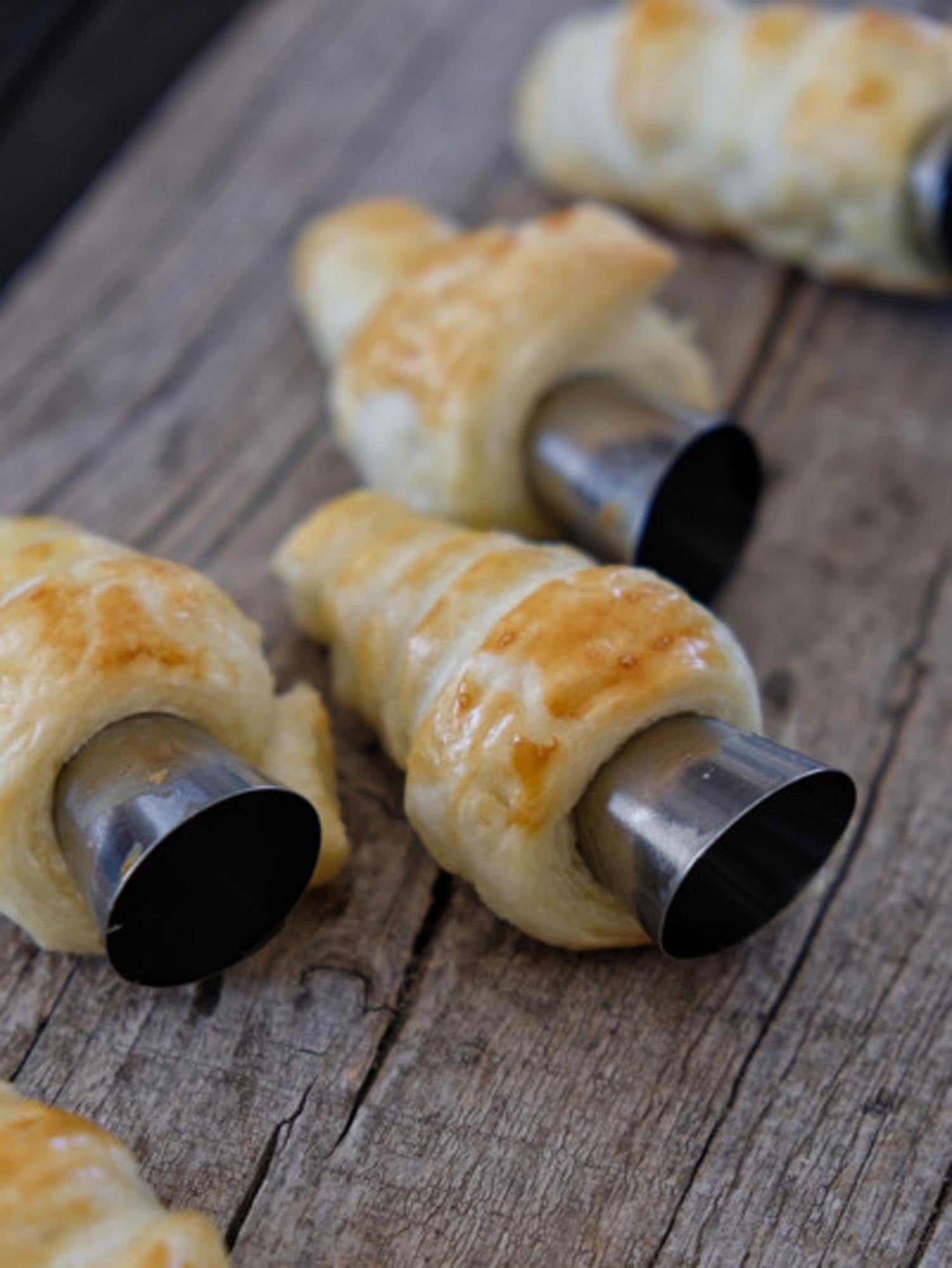 Mini Cornetspitzen von DECORA: 8 Stück, ø2.5x8 cm, ideal für präzise Sahne- und Schokoladendekorationen, spülmaschinenfest.