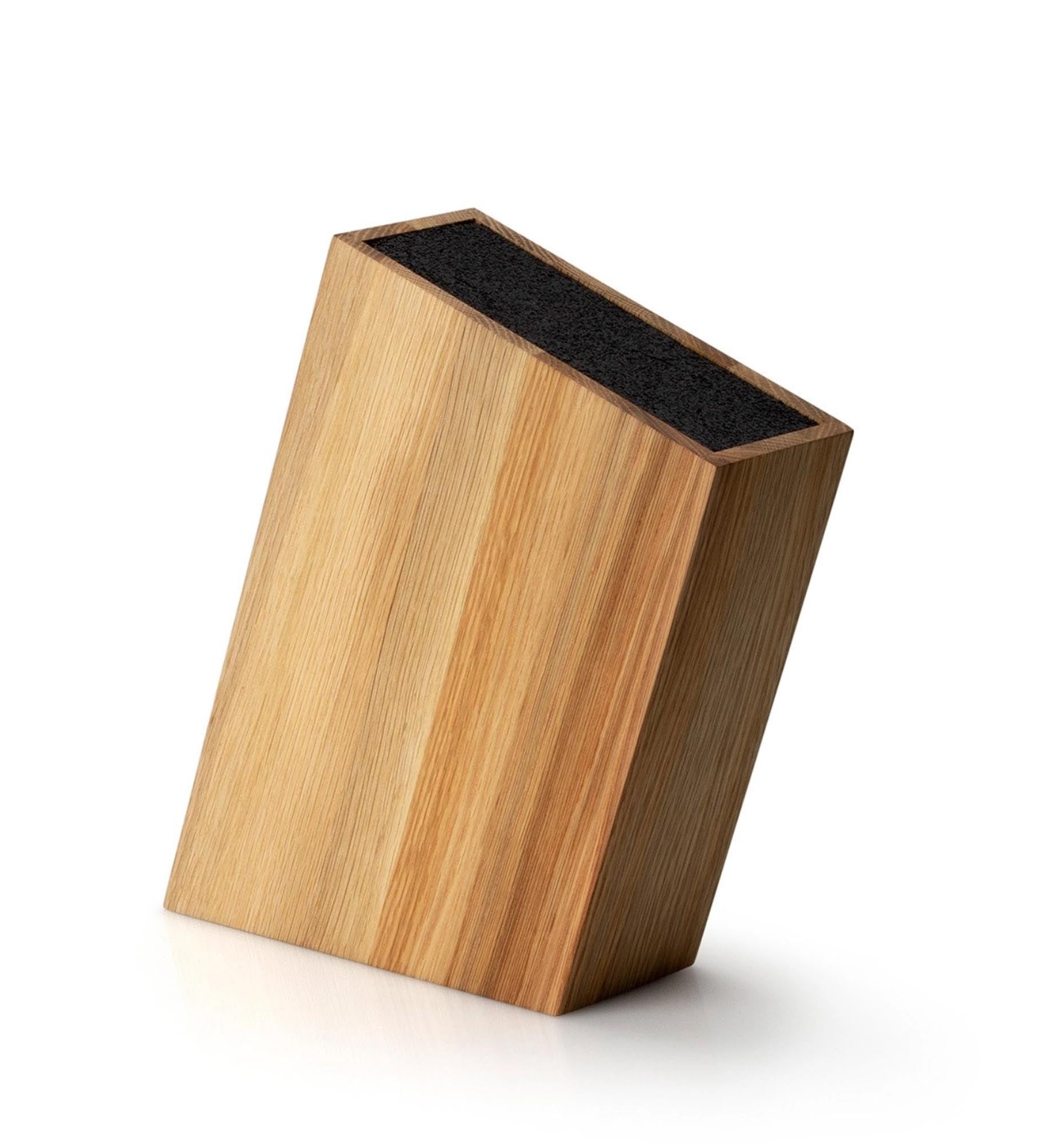 Eiche Messerblock von Continenta: stilvoll, robust und praktisch. Ideal für die Aufbewahrung Ihrer Küchenmesser. Maße: 28,5x8x19cm.