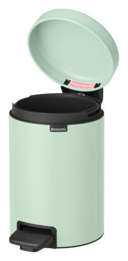 Entdecken Sie den BRABANTIA Treteimer NewIcon in jade green (3 l) – stilvoll, funktional und ideal für jedes Zuhause. Perfekte Ergänzung für Bad, Küche oder Büro!