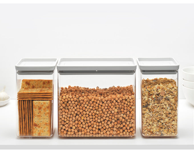 Entdecken Sie das BRABANTIA Tasty+ Vorratsdosen Set in light grey! 3-teilig, stapelbar und ideal für die frische Aufbewahrung Ihrer Lebensmittel.