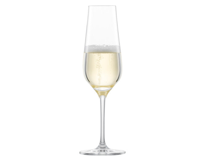 Entdecken Sie die Eleganz des ZWIESEL GLAS Sektglases Bouquet 7 im 2er Set. Ideal für besondere Anlässe, vereint es stilvolles Design mit optimaler Aromaentfaltung.