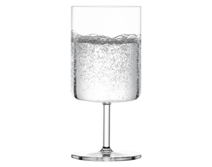 Entdecken Sie das elegante Wasserglas Modo 0,4 von SCHOTT ZWIESEL – zeitloses Design, hohe Qualität und perfekte Funktionalität für jeden Anlass.