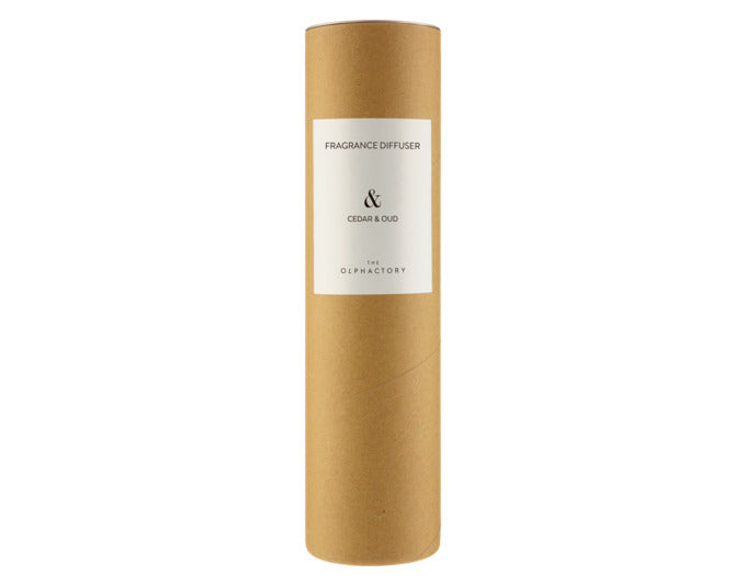Erleben Sie mit dem Raumduft Cedar & Oud von THE OLPHACTORY eine luxuriöse Atmosphäre. Der elegante Diffuser sorgt für langanhaltenden, sicheren Duftgenuss.