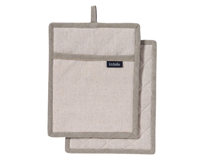 LADELLE Topflappen Eco Recycled navy 19x24 cm 2 Stk. in präsentiert im Onlineshop von KAQTU Design AG. Backutensilien ist von LADELLE