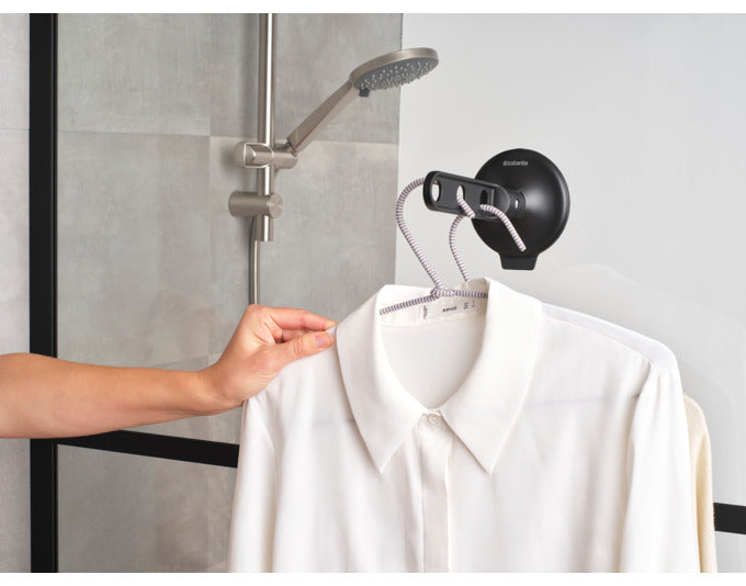 Entdecken Sie den BRABANTIA Kleiderträger Vakuum in elegantem Schwarz – ideal für platzsparende Aufbewahrung von Kleidung und Accessoires.