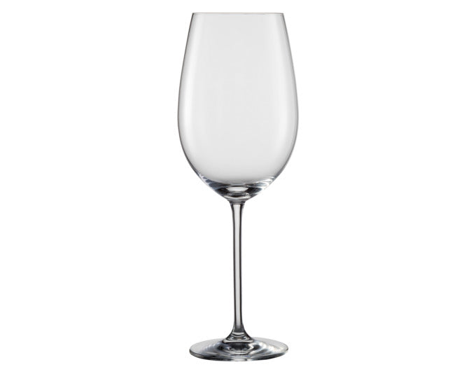 SCHOTT ZWIESEL Bordeauxglas Vinos 130 4 Stück in präsentiert im Onlineshop von KAQTU Design AG. Wein- & Sektglas ist von SCHOTT ZWIESEL