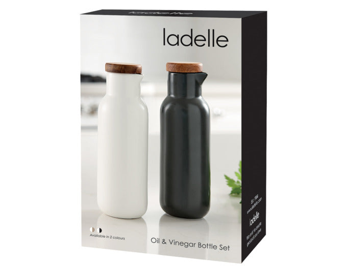 Entdecken Sie das stilvolle LADELLE Essig- und Öl-Set Essentials in elegantem Weiß und Stone. Perfekt für Ihre Küche und jeden Esstisch!